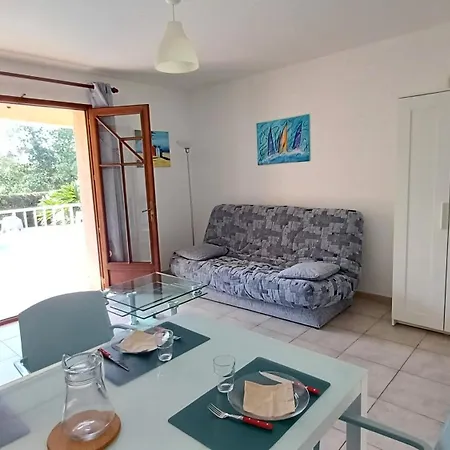 Апартаменты Dans A Valescure *