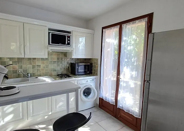 Dans A Valescure Apartment *